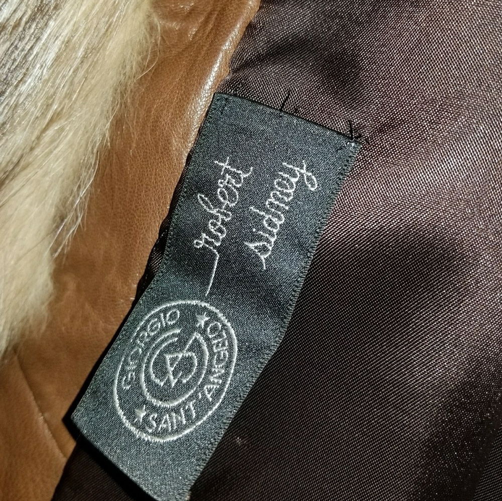 Fur Coat - Picture 6 of 8